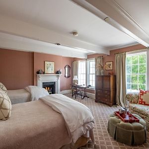 Deluxe Queen Room Two Queen Beds
